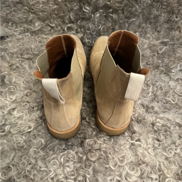 COMMON PROJECTS WOMENS SUEDE CHELSEA BOOT 37 - Picture 2 of 6